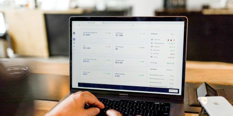 Taxa de conversão de doações são maiores na reta final de campanhas de crowdfunding do tipo “tudo ou nada”