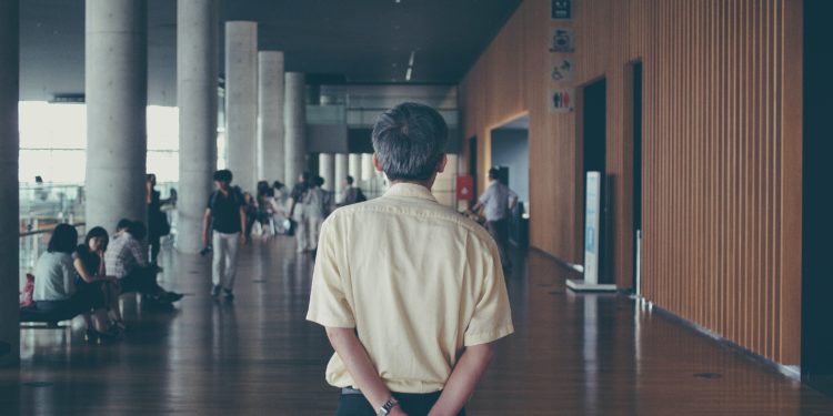 O corpo docente na vanguarda da agenda de ensino e pesquisa em negócio internacional