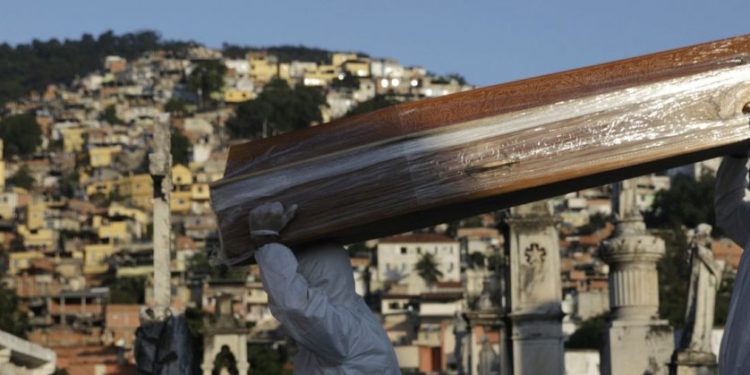 Trabalhadores da linha de frente da pandemia e o abandono do Estado