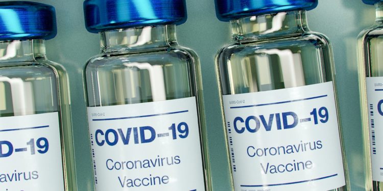 Pesquisadores alertam para a falta de estudos e de padrão na aprovação de vacinas no mundo