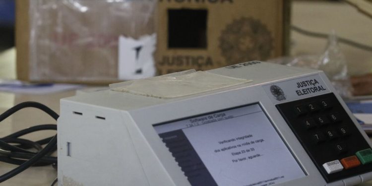 Interesse de meninas adolescentes em votar é maior em municípios brasileiros onde são eleitas prefeitas