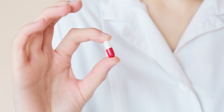 Pesquisa sugere que caso dos medicamentos para a Hepatite C pode mostrar a importância da centralização de algumas políticas públicas no Ministério da Saúde