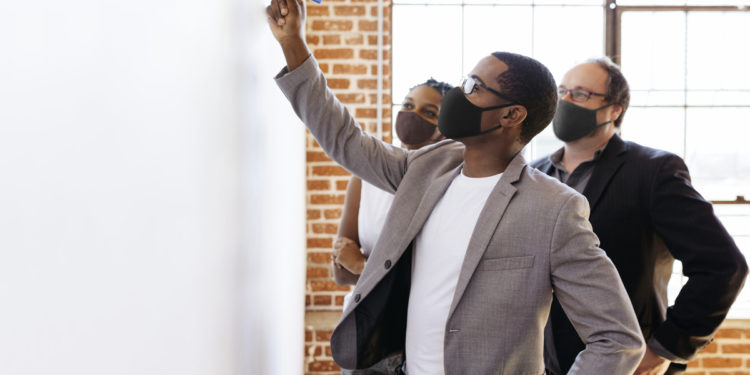 Mesmo em meio a pandemia, FGV EAESP investe na contratação de novos professores