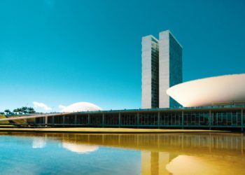 Apesar de alto nível de transparência fiscal, deficiências democráticas impedem o Brasil de melhorar visão sobre corrupção no país