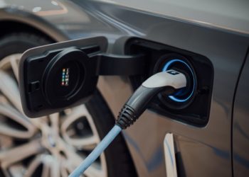 Análise sobre adoção de veículos elétricos no Brasil observa importância de novas tecnologias para melhorar eficiência energética
