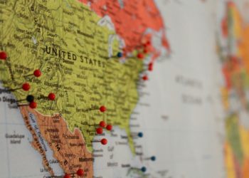 Busca por reconhecimento e aprendizado motiva a participação de docentes em atividades acadêmicas internacionais