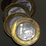 Moeda Real: artigo fala sobre o baixo crescimento econômico do Brasil e de países latino-americanos