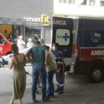 Ambulância do SUS transporta paciente