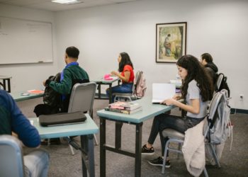 Oficina do curso de Administração Pública da FGV EAESP acolhe novos estudantes com aprendizagem baseada na prática