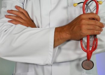 Em carta publicada na Science, professor da FGV e autoridades enumeram desafios das políticas de saúde no Brasil
