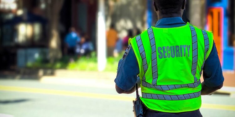 Corporações tendem a usar a terceirização de funcionários para se desvincularem de casos de violação dos direitos humanos, diz pesquisa da FGV