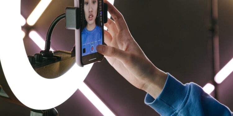 Mais rápido e dinâmico, TikTok exige novas estratégias de comunicação