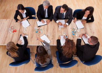 Presença de diretores externos em conselhos pode melhorar o desempenho financeiro em empresas familiares