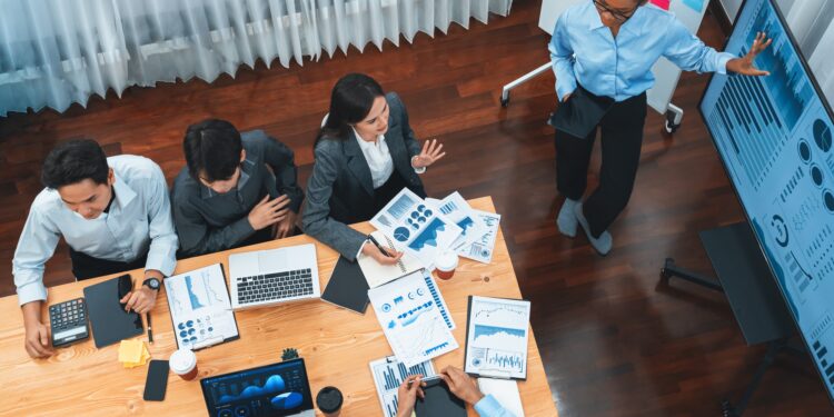 Inércia ou renovação? Fatores que influenciam mudanças corporativas