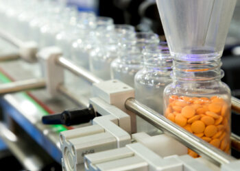 Estudo investiga política e governança na produção de medicamentos