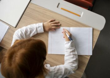 Influência de religiosos conservadores a partir dos anos 80 dificultou o avanço de ideias progressistas em políticas educacionais no Brasil