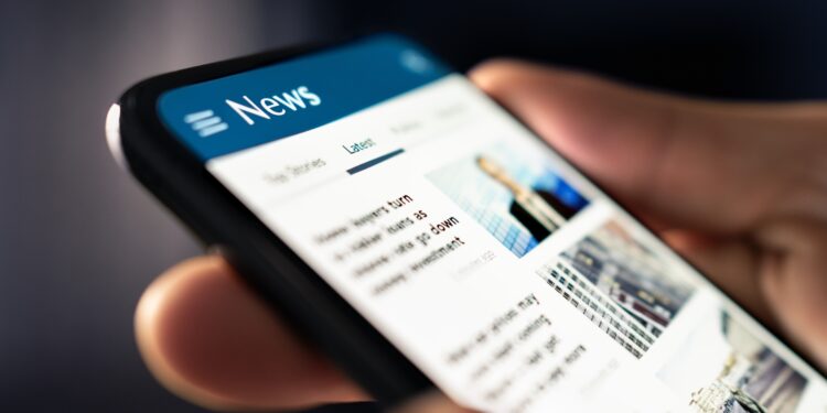 Como notícias influenciam o sucesso de campanhas de crowdfunding