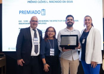 Professor da FGV EAESP recebe o prêmio Clóvis L. Machado-da-Silva no EnANPAD 2024
