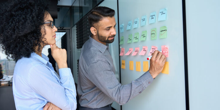 Governança da Criatividade: Estruturas Adaptadas para Projetos Inovadores