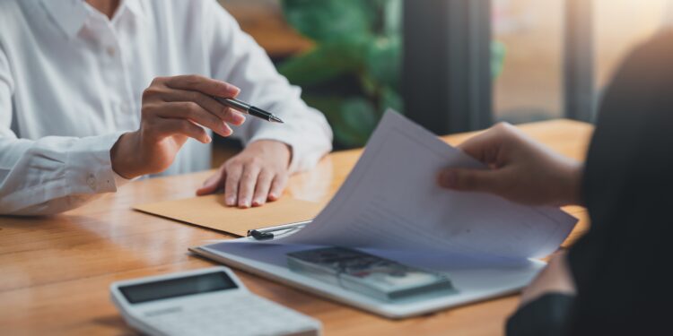 O impacto dos fardos administrativos no aumento do suborno