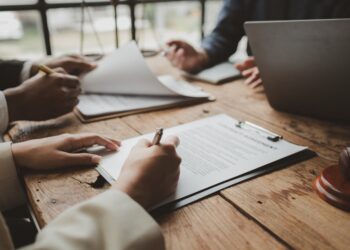 Estratégias para prosperar em ambientes institucionais frágeis