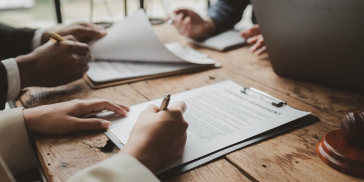 Estratégias para prosperar em ambientes institucionais frágeis