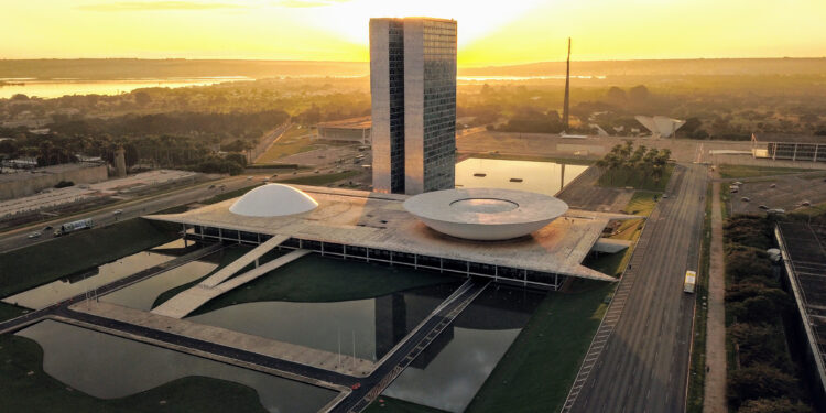 O Poder dos Municípios: Como funciona o lobby municipal no Brasil?